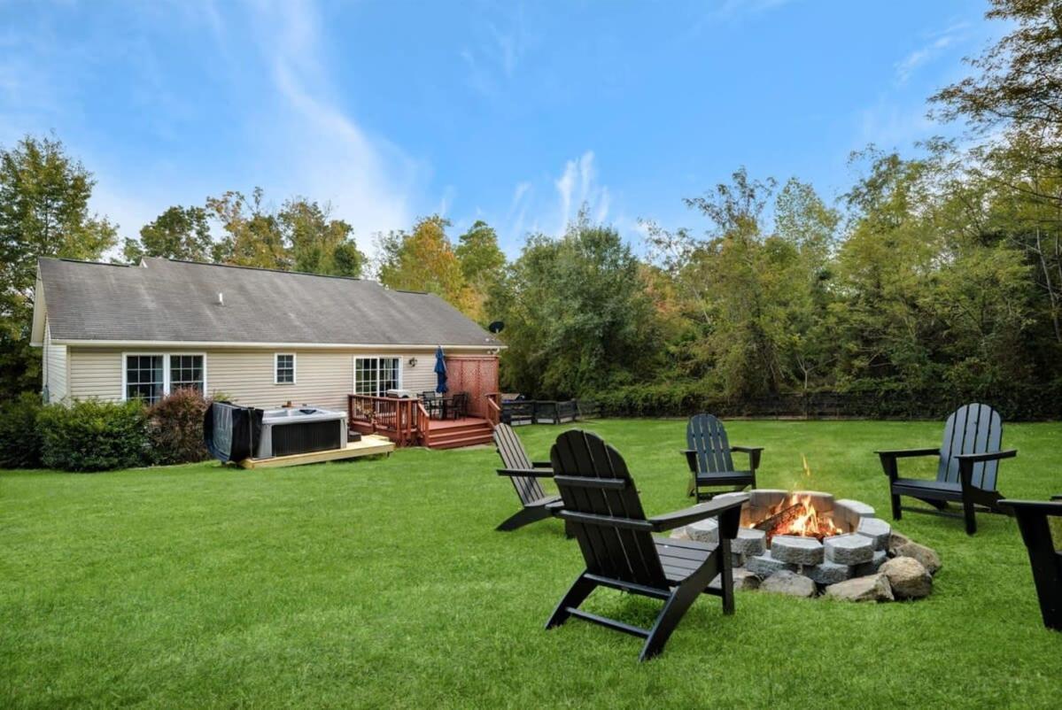 Modern Decor, Hot Tub, Fire Pit & River Access! ลูเรย์ ภายนอก รูปภาพ