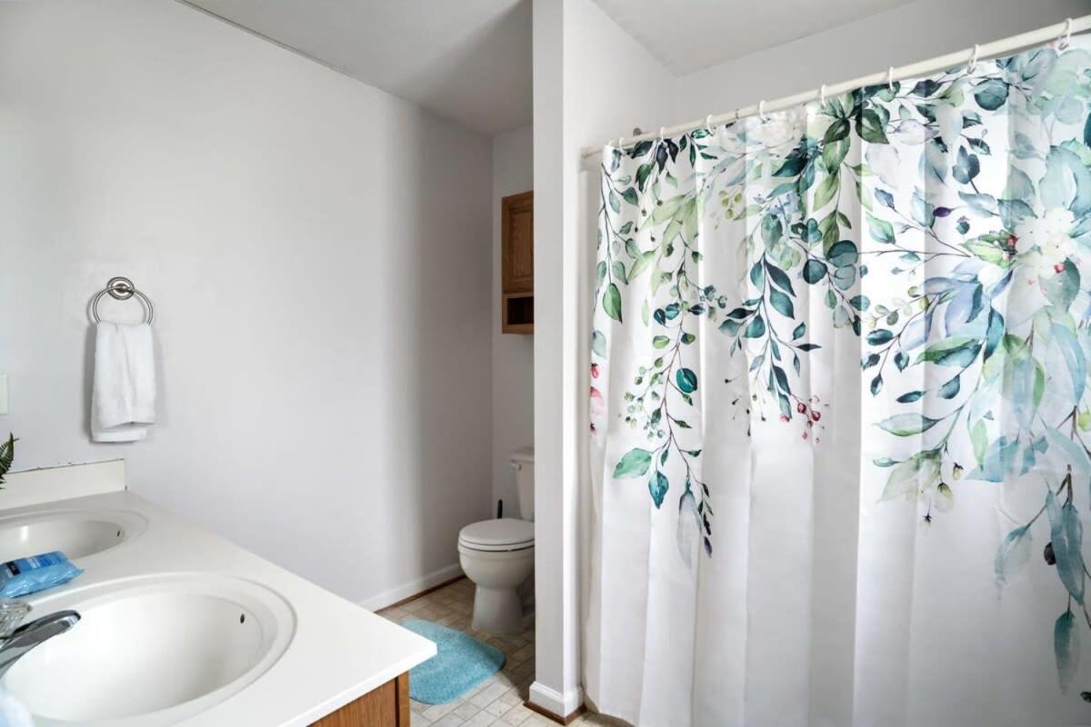 Modern Decor, Hot Tub, Fire Pit & River Access! ลูเรย์ ภายนอก รูปภาพ
